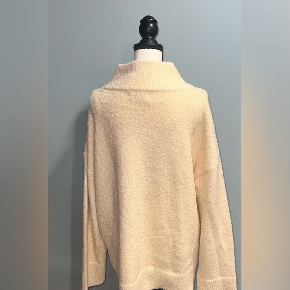 lillusory- Cream quarter zip - Picture 3 of 6